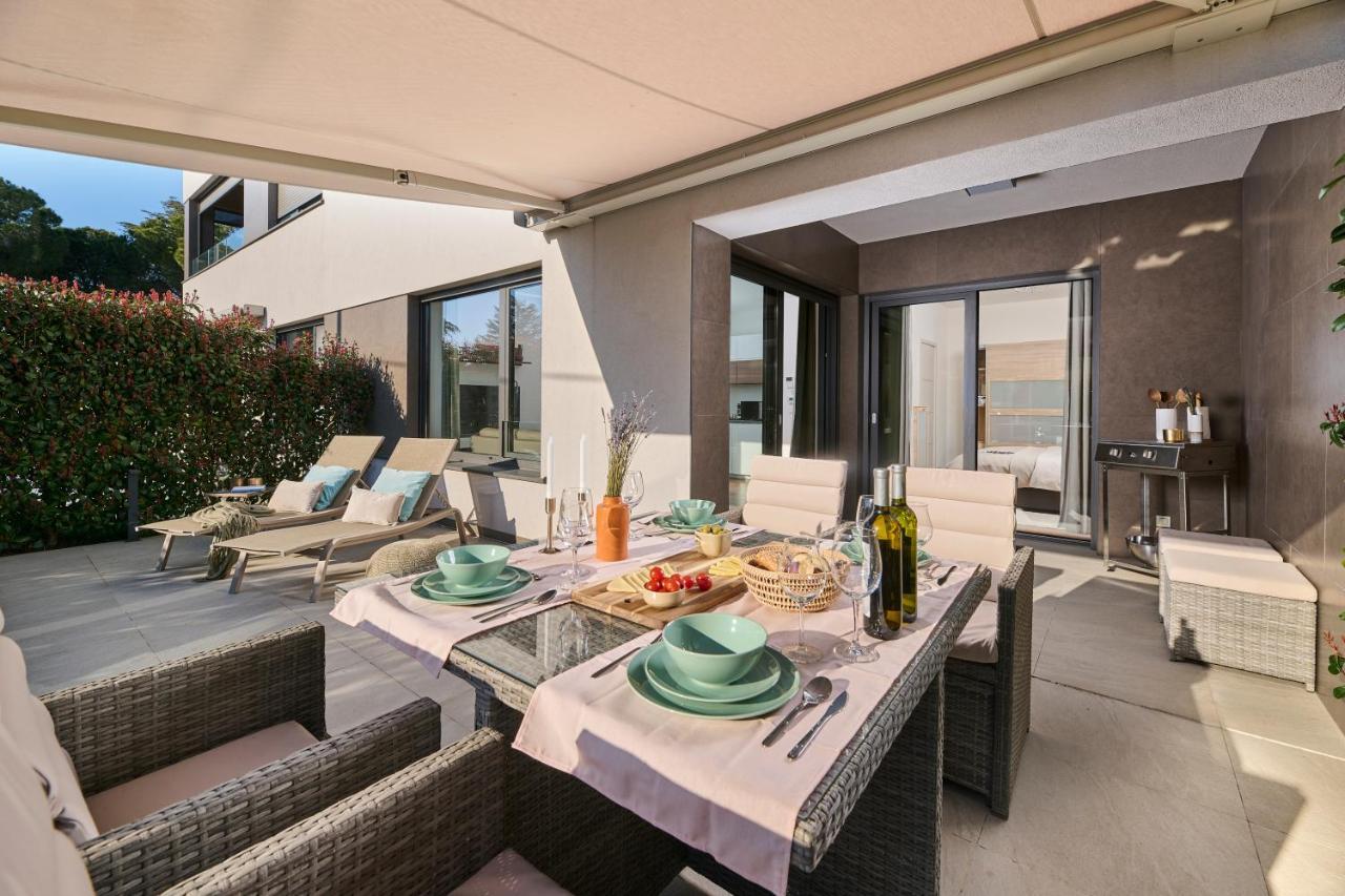 Brand New 1 Bedroom Apartment With Backyard Near The Beach! Porec Exterior photo